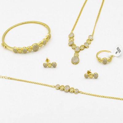 Ensemble Collier + Bague + Boucles d’Oreille + 2 Bracelets Fashion Ornement Femmes